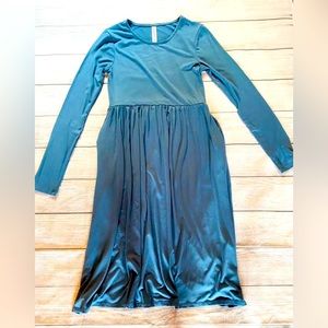 Titanium long sleeve dress with pockets knee length.